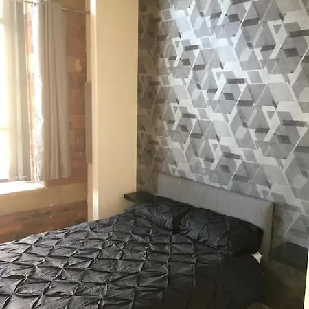 Historic & Modern 2 Bed - Free Parking