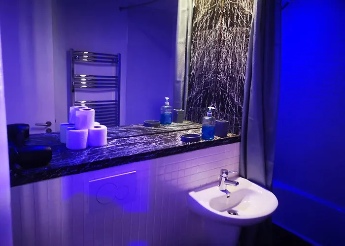 Historic & Modern 2 Bed - Free Parking *